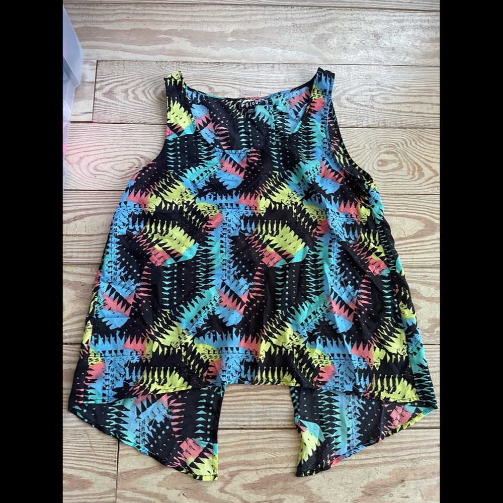Volcom tank